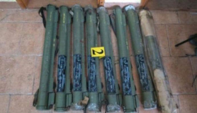 Uhapšena jedna osoba zbog šverca oružja u Crnu Goru Uhapšena jedna osoba zbog šverca oružja u Crnu Goru