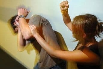 Među žrtvama porodičnog nasilja i 15 muškaraca Među žrtvama porodičnog nasilja i 15 muškaraca