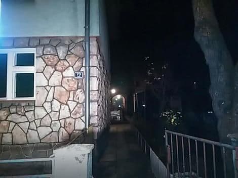 Žena ubila muškarca kuhinjskim nožem, pronađen mrtav i bez odjeće Žena ubila muškarca kuhinjskim nožem, pronađen mrtav i bez odjeće