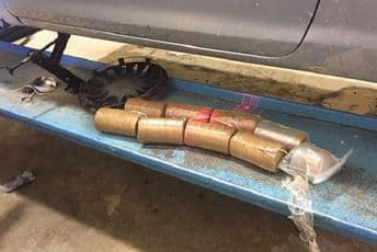 Policijski i carinski službenici u vozilu na graničnom prelazu Sukobin otkrili 18 kg skanka