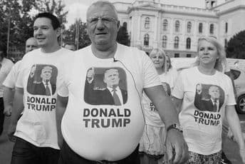 Šešelj je zlo koje priča viceve za pauze između dva klanja Šešelj je zlo koje priča viceve za pauze između dva klanja