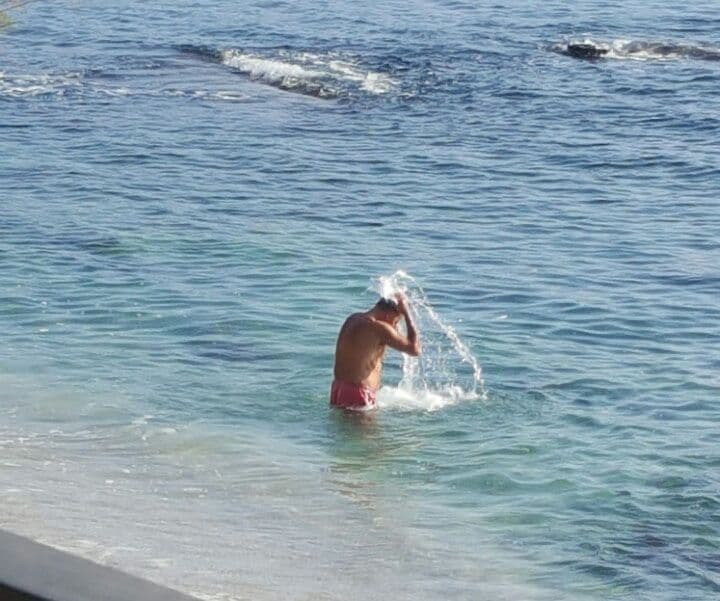 Novembarsko kupanje u Herceg Novom Novembarsko kupanje u Herceg Novom