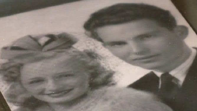 Ni smrt ih nije rastavila: Preminuli na isti dan nakon 65 godina braka Ni smrt ih nije rastavila: Preminuli na isti dan nakon 65 godina braka