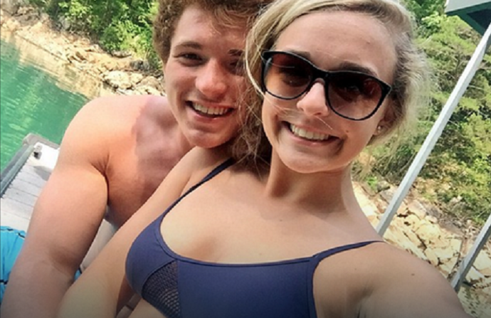 Fudbaler ubio djevojku dok je spavala, pa tvitovao: Volim te Ema Fudbaler ubio djevojku dok je spavala, pa tvitovao: Volim te Ema