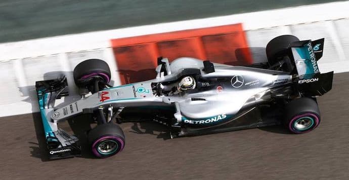 VN ABU DABIJA: Hamiltonu pol pozicija VN ABU DABIJA: Hamiltonu pol pozicija