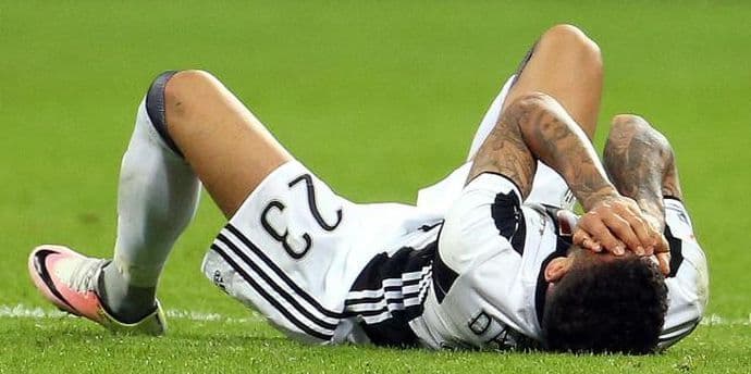 Dani Alves polomio nogu Dani Alves polomio nogu