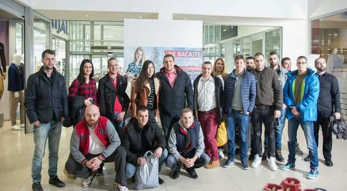 Savjet mladih Bijelo Polje priključio se akciji "Ne bacaj stare stvari" Savjet mladih Bijelo Polje priključio se akciji "Ne bacaj stare stvari"