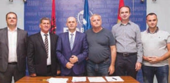 Albanci traže tri zagarantovana mjesta u Skupštini Albanci traže tri zagarantovana mjesta u Skupštini