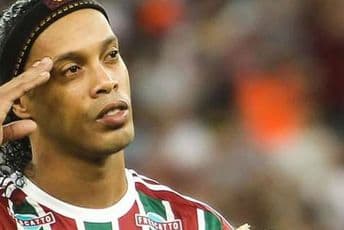 Ronaldinjo opet u dresu Barse i to protiv Reala!