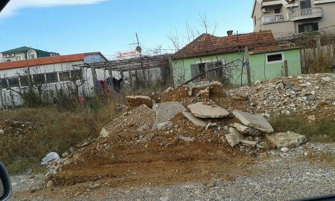 CDT: Podgoričani traže uređenje trotoara, parkova, rasvjete... CDT: Podgoričani traže uređenje trotoara, parkova, rasvjete...