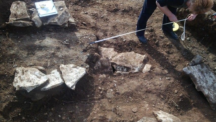 Istražuje se nekropola otkrivena tokom radova kod Gradskog stadiona (FOTO) Istražuje se nekropola otkrivena tokom radova kod Gradskog stadiona (FOTO)