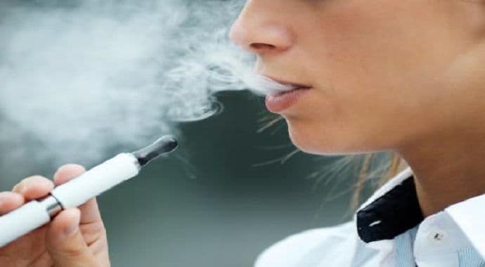 E-cigarete nanose štetu zubima kao i klasične? E-cigarete nanose štetu zubima kao i klasične?