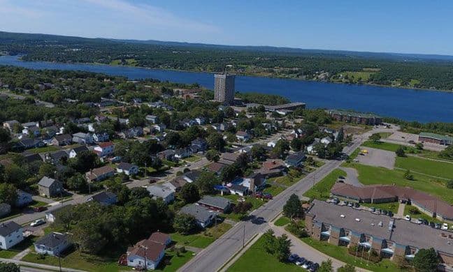 Grad u Kanadi nudi posao i zemlju svakome ko želi da se preseli kod njih (VIDEO) Grad u Kanadi nudi posao i zemlju svakome ko želi da se preseli kod njih (VIDEO)