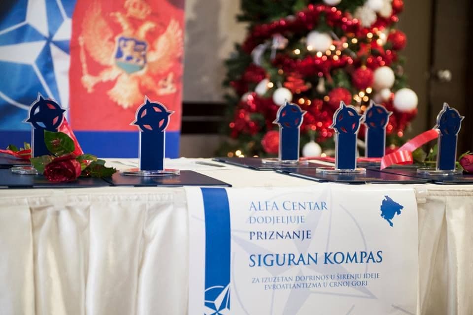 Poznati dobitnici priznanja „Siguran kompas 2016“ Poznati dobitnici priznanja „Siguran kompas 2016“