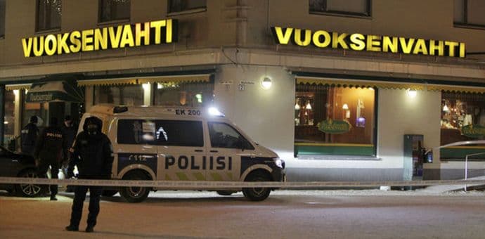 Hicima iz sačmarice ubio gradonačelnicu i dvije novinarke Hicima iz sačmarice ubio gradonačelnicu i dvije novinarke