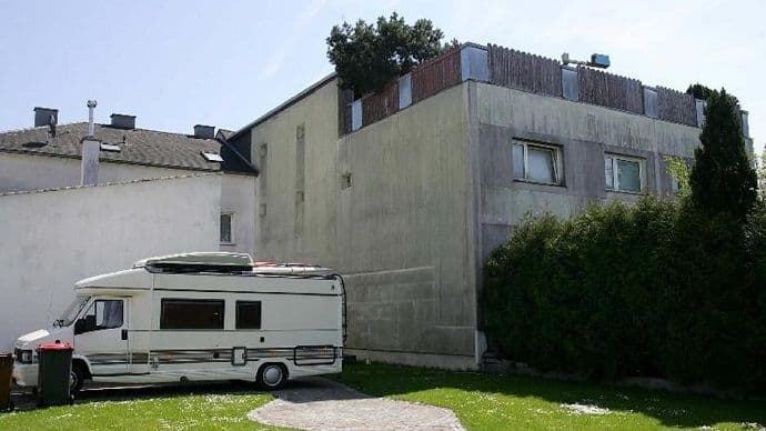 Striptizete će useliti u kuću strave Džozefa Fricla?  Striptizete će useliti u kuću strave Džozefa Fricla?