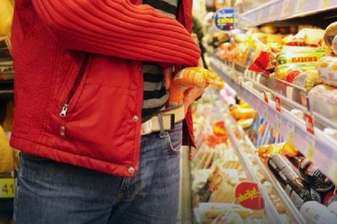 Lopov ukrao salamu iz prodavnice, pa je vratio prije nego što je došla policija Lopov ukrao salamu iz prodavnice, pa je vratio prije nego što je došla policija