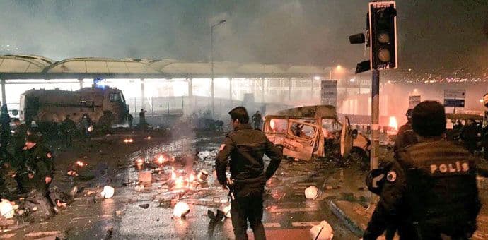 Eksplozije u Istanbulu: 13 mrtvih, 38 povrijeđenih Eksplozije u Istanbulu: 13 mrtvih, 38 povrijeđenih