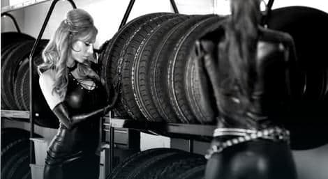 Službenica se slikala gola u zgradi MUP-a i sada snosi posljedice Službenica se slikala gola u zgradi MUP-a i sada snosi posljedice