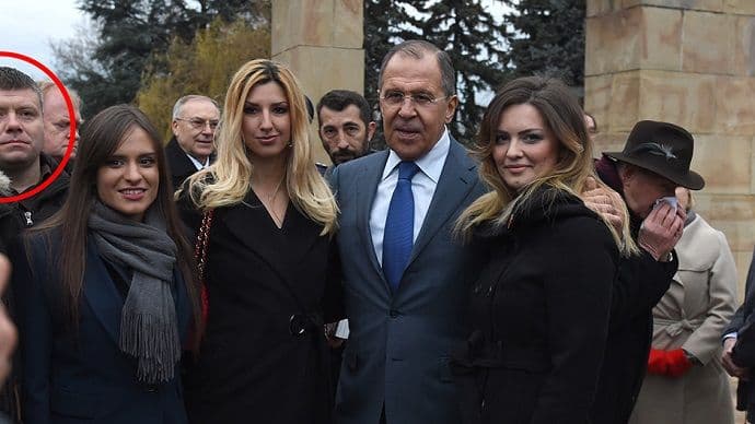 Lavrov se u Srbiji slikao sa osobom sa potjernice Interpola Lavrov se u Srbiji slikao sa osobom sa potjernice Interpola