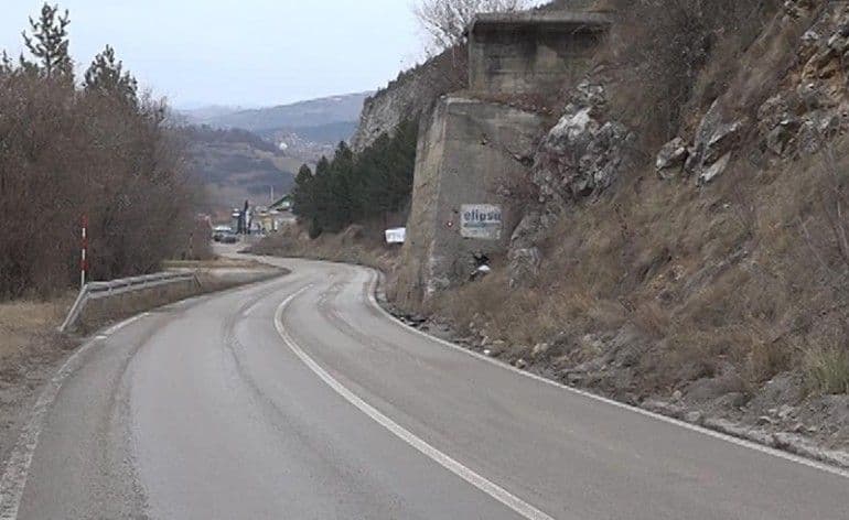 Udes kod restorana "Balkan": Teško povrijeđene tri osobe Udes kod restorana "Balkan": Teško povrijeđene tri osobe