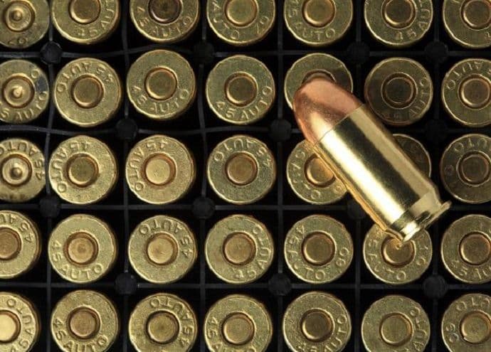 Prodajem pištolj , korišćen samo na svadbi Prodajem pištolj , korišćen samo na svadbi