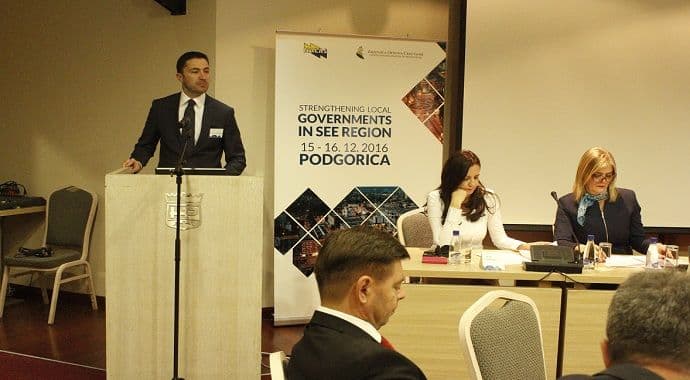 Decentralizacijom do demokratizacije i ekonomskog rasta na lokalnom nivou Decentralizacijom do demokratizacije i ekonomskog rasta na lokalnom nivou