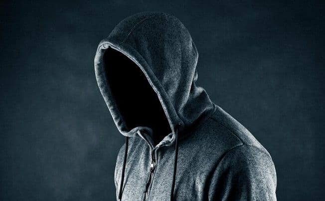 Manijak napada Beograđanke kiselinom Manijak napada Beograđanke kiselinom