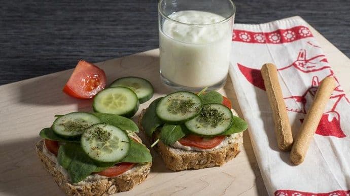 Ovo nemojte da jedete: Deblja i izaziva bolesti Ovo nemojte da jedete: Deblja i izaziva bolesti