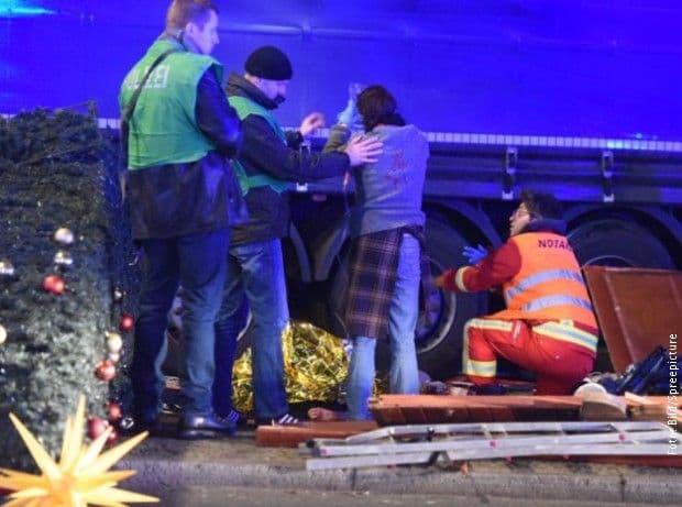 Kamionom na vašar u Berlinu, devet mrtvih, 50 povrijeđenih Kamionom na vašar u Berlinu, devet mrtvih, 50 povrijeđenih