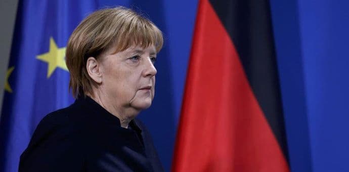 Avion njemačke kancelarke prinudno sletio u Keln Avion njemačke kancelarke prinudno sletio u Keln