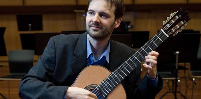 DEUS: Radoš Malidžan nastupa u KIC-u "Zeta" DEUS: Radoš Malidžan nastupa u KIC-u "Zeta"