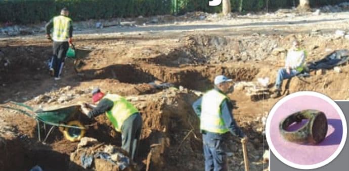 ARHEOLOŠKO OTKRIĆE: Kod Gradskog stadiona pronađen prsten star više vjekova ARHEOLOŠKO OTKRIĆE: Kod Gradskog stadiona pronađen prsten star više vjekova