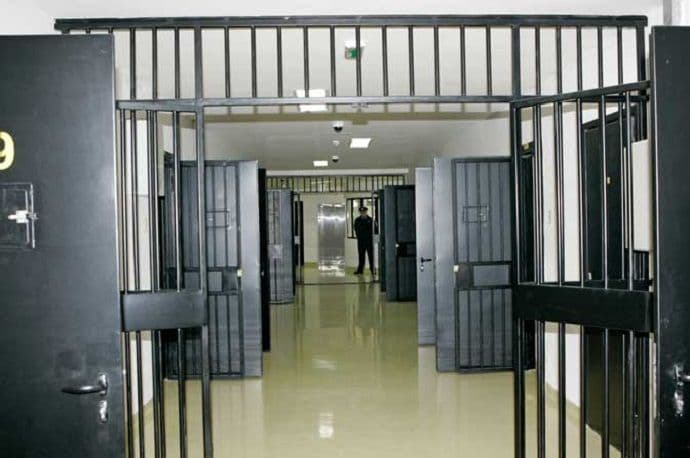 Zatvorski policajac smješten u „Kambodžu“ Zatvorski policajac smješten u „Kambodžu“