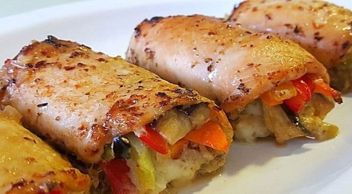 Pileće sarme sa povrćem Pileće sarme sa povrćem