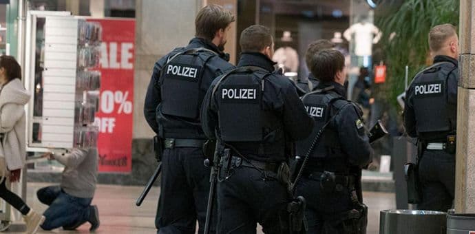 Braća sa Kosova uhapšena zbog planiranja terorističkog napada Braća sa Kosova uhapšena zbog planiranja terorističkog napada