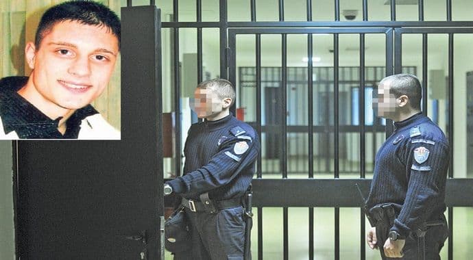 Čuvari zatekli užas u ćeliji: Ubica cimera ne progovara Čuvari zatekli užas u ćeliji: Ubica cimera ne progovara