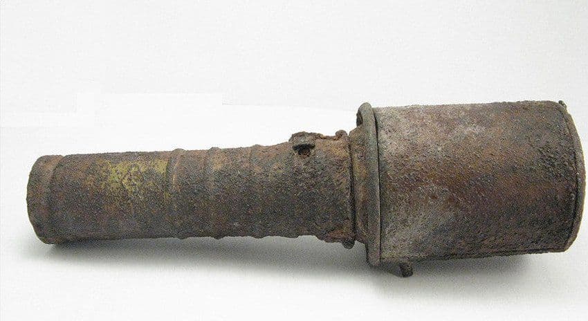 Nevjerovatno: Kinez 25 godina razbijao orahe ručnom granatom Nevjerovatno: Kinez 25 godina razbijao orahe ručnom granatom