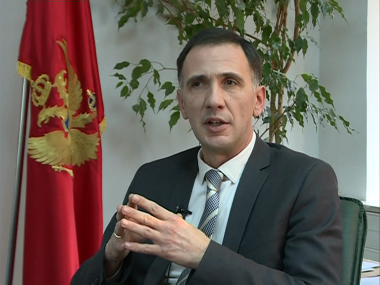 Privatnim apotekama 4,8 miliona eura za ljekove Privatnim apotekama 4,8 miliona eura za ljekove