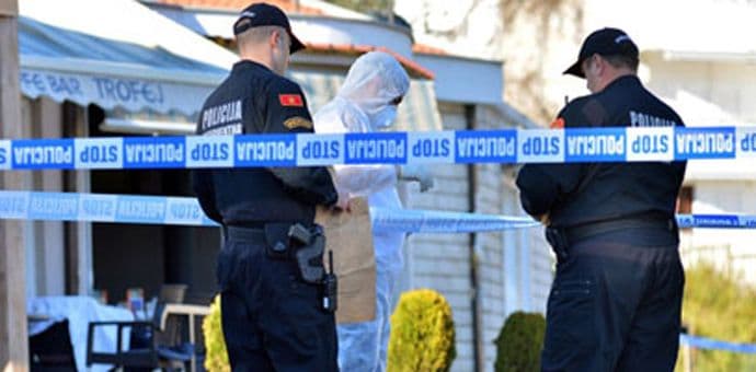 Roštiljali u kući u kojoj je policija pronašla i bacač raketa Roštiljali u kući u kojoj je policija pronašla i bacač raketa