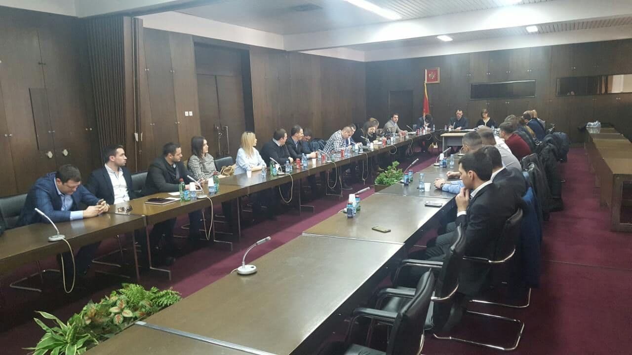 Savjet mladih DPS-a dogovorio aktivnosti za predstojeće lokalne izbore u Nikšiću Savjet mladih DPS-a dogovorio aktivnosti za predstojeće lokalne izbore u Nikšiću