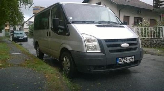 Lažnim novcem “rentali” kombi i nestali bez traga Lažnim novcem “rentali” kombi i nestali bez traga