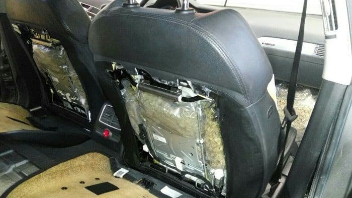 Carinici i policajci u vozilu otkrili 14,5 kilograma skanka Carinici i policajci u vozilu otkrili 14,5 kilograma skanka