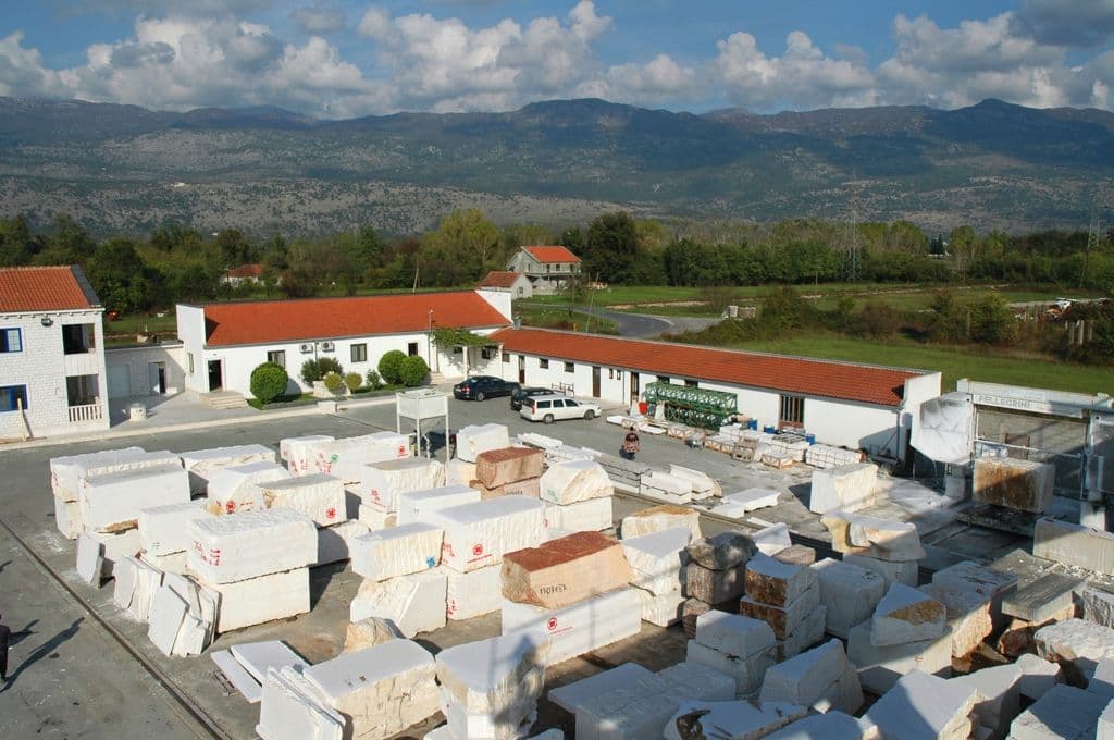 Sjutra uručenje ključeva stanova prosvjetarima u Danilovgradu Sjutra uručenje ključeva stanova prosvjetarima u Danilovgradu