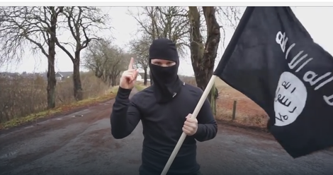 Danac testirao granicu: Ušetao u Njemačku mašući zastavom ID (VIDEO) Danac testirao granicu: Ušetao u Njemačku mašući zastavom ID (VIDEO)