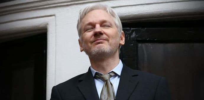 Evo ko je Džulijan Asanž, nekada je bio beskućnik, pa otkrio tajne svjetskih vlada Evo ko je Džulijan Asanž, nekada je bio beskućnik, pa otkrio tajne svjetskih vlada