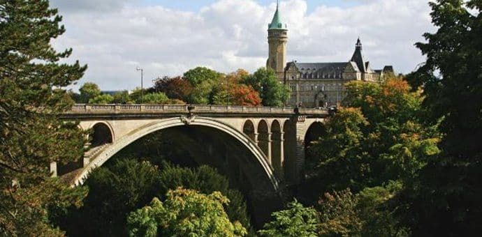 Novi problem multinacionalnih kompanija: Nestaje evropski poreski raj Novi problem multinacionalnih kompanija: Nestaje evropski poreski raj