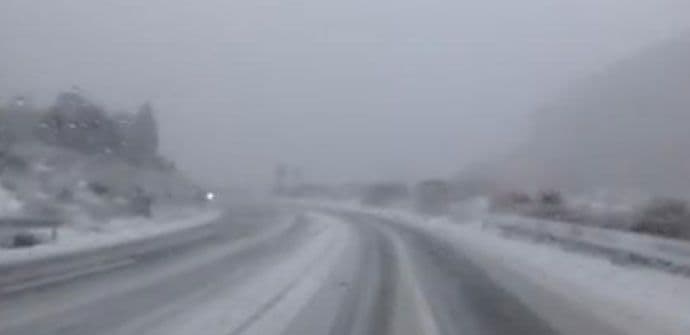 Izvukli iz snijega ''golf'' sa bračnim parom Izvukli iz snijega ''golf'' sa bračnim parom