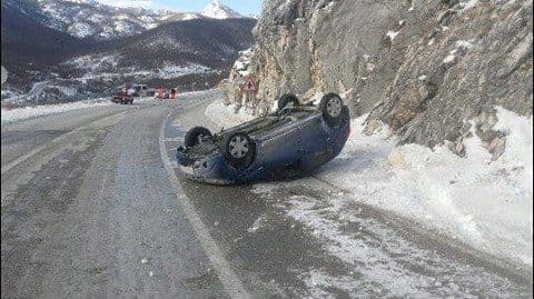 CRKVICE: Prevrnuo se automobil CRKVICE: Prevrnuo se automobil