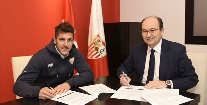 ZVANIČNO: Jovetić novi igrač Sevilje! ZVANIČNO: Jovetić novi igrač Sevilje!